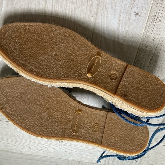 NWOT CHINESE LAUNDRY DENIM LACE UP ESPADRILLES - Picture 3 of 3